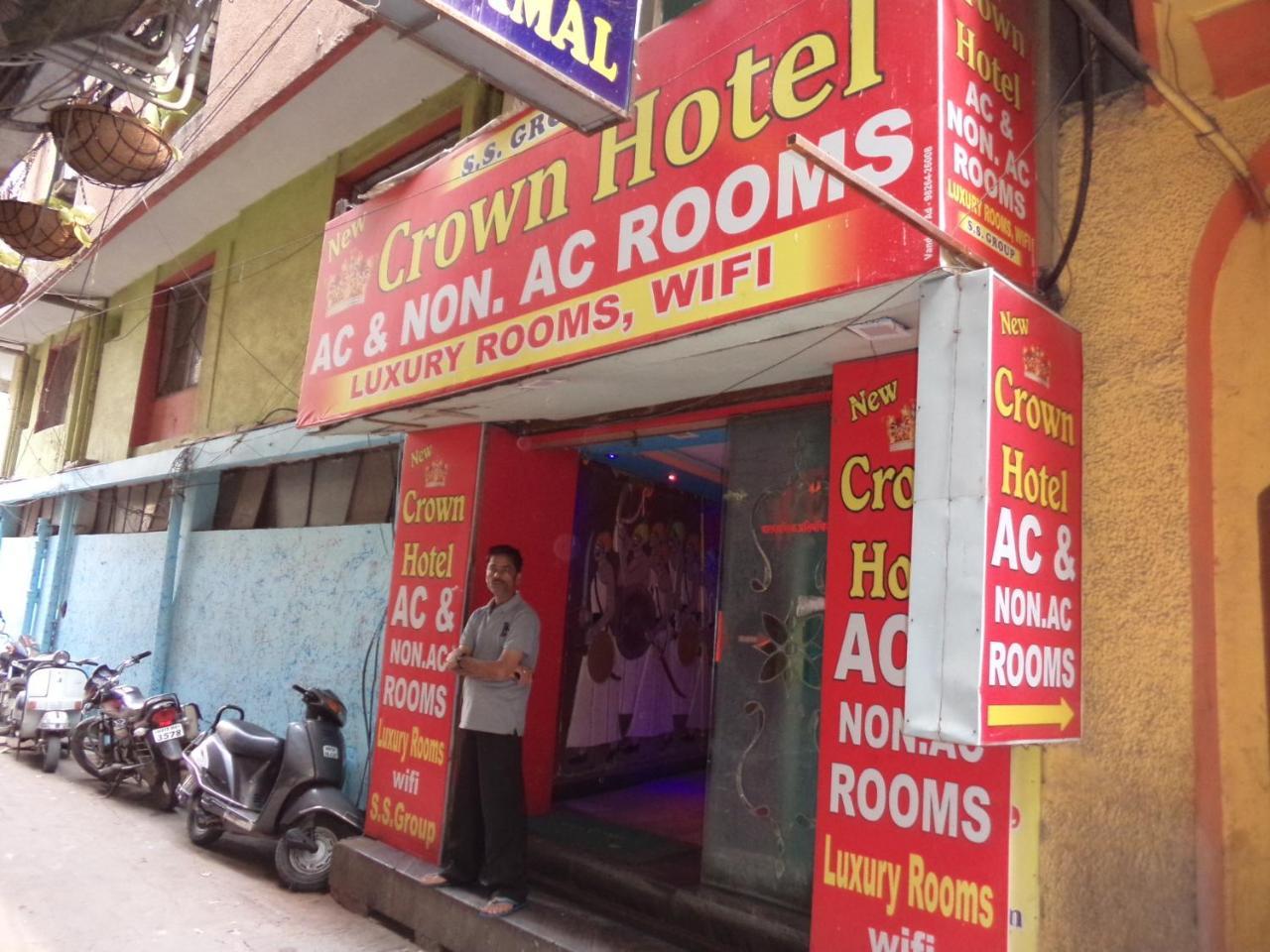 New Crown Hotel Indore Bagian luar foto