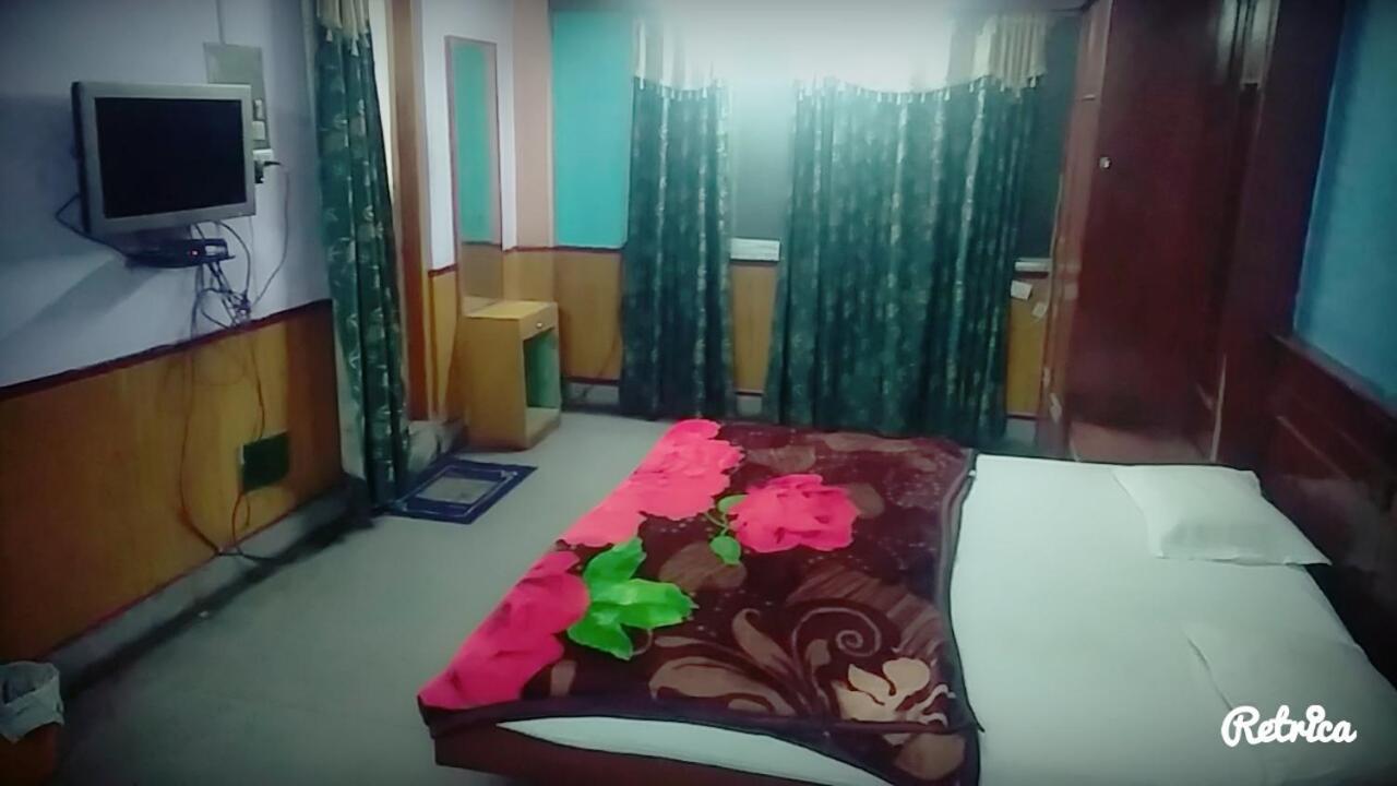 New Crown Hotel Indore Bagian luar foto