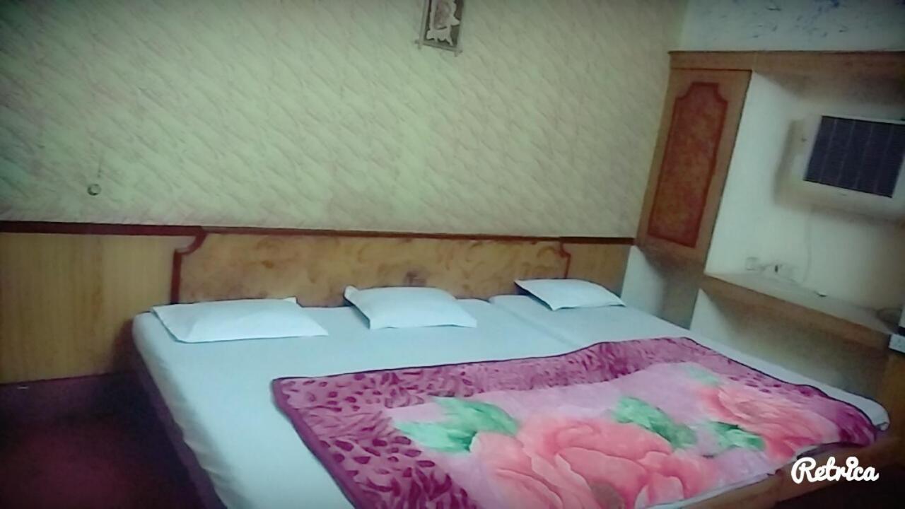 New Crown Hotel Indore Bagian luar foto