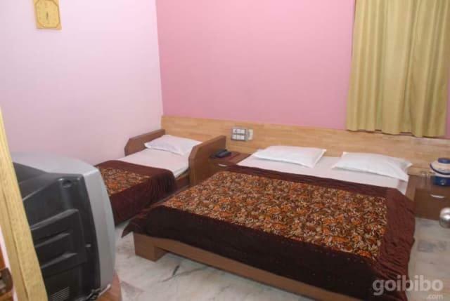 New Crown Hotel Indore Bagian luar foto